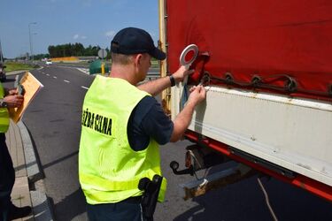 Służba celno-skarbowa szuka pracowników. Na chętnych czeka 15 etatów