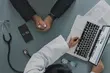 Wypadki przy pracy – szczególnie częste w sezonie letnim. O tym trzeba wiedzieć