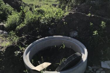 Żłobek wybudowali, śmieci zostawili. Po działce obok placówki walały się odpady budowlane