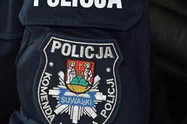 Przecięli metalową siatkę i włamali się do hurtowni. Usłyszeli zarzuty