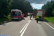 Zderzenie ciężarówki z osobówką. Droga zablokowana 