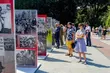 Plenerowa wystawa na placu przed Teatrem Dramatycznym