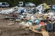Składowali odpady, które zasypywali żwirem. To nielegalne