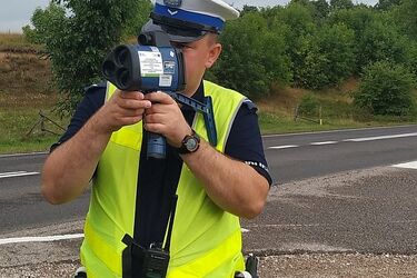 Przekroczyli prędkość. Jaki mandat dostali?