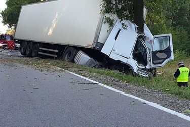 Czołowe zderzenie. Nie żyją obaj kierowcy