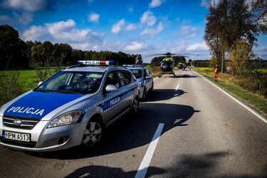 4 osoby trafiły do szpitala po wypadku audi