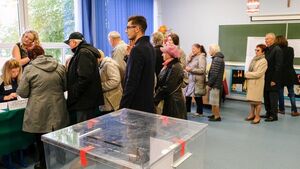 Trwają wybory parlamentarne. Frekwencja w Białymstoku nadal wysoka [ZDJĘCIA]