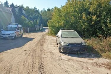 Czyszczą miasto z wraków. By uwolnić miejsca parkingowe