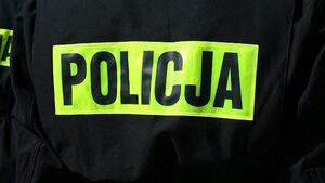 Bez uprawnień i pod wpływem środków odurzających. W dodatku był poszukiwany