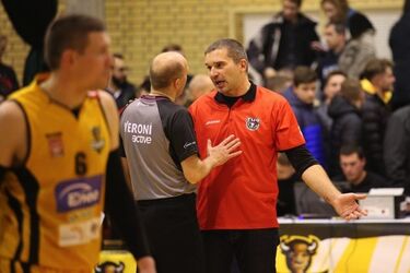 Rogate derby. Większa siła po stronie Żubrów