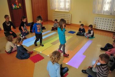 Nie latają, ale uczą. Magiczne dywany w podlaskich szkołach