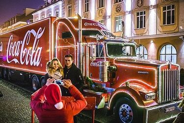 Świąteczna ciężarówka Coca-Coli ponownie w Białymstoku? Trzeba pomóc jej tu dotrzeć