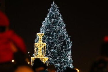 Mikołaj odwiedził Białystok. Na spotkanie z wyjątkowym gościem przyszły tłumy [ZDJĘCIA]