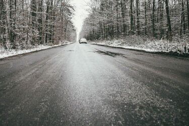 Uwaga na oblodzenie! Wszystko przez marznące opady deszczu ze śniegiem