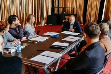 Nowa premiera w Teatrze Dramatycznym. Andrzej Mastalerz reżyseruje "Naprzód, Freedonio!"