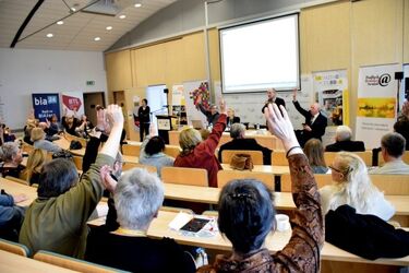 Nie chowaj wierszy w szufladzie. Niech zwycięży poezja