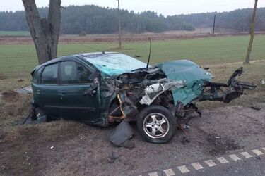 Wypadek na DK19. Zderzył się tir i scenic