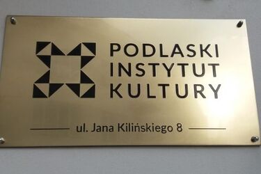 WOAK zamienił się w PIK. Jest nowa tabliczka na budynku