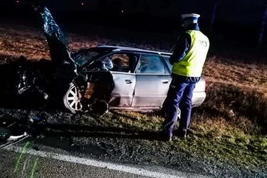 Trzy osoby ranne. Wszystko przez wyprzedzanie kilku aut na raz