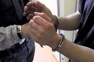 Ukrył się na dachu 