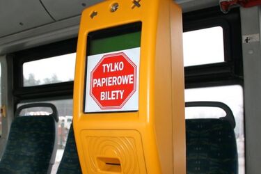 Wielki chaos w BKM. Biletów nie ma nawet u kierowców, są kolejki do czytników