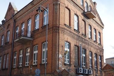 Ceglany gmach w centrum zawsze zwracał uwagę. Fabryka Flakiera już wpisana do rejestru