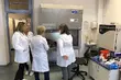 Kolejne przypadki zakażenia. Zmarła piąta osoba w kraju