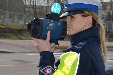 Gnała ponad 120 km/h w obszarze zabudowanym