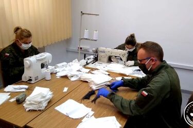 Szyją maseczki, wykonują przyłbice. Terytorialsi wspierają walkę z koronawirusem