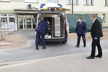 Szpital w Łapach ma ambulans do przewozu chorych z podejrzeniem zakażenia koronawirusem