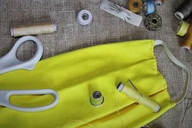 Zasłoń nos i usta. Kto, kiedy i czym ma się chronić?