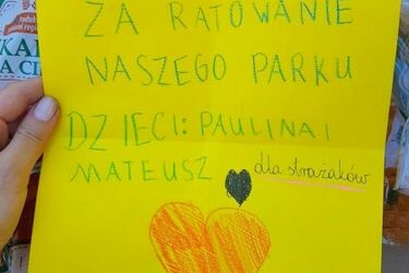 350 ludzi, 6 samolotów gaśniczych i helikopter - gaszą pożar Parku [ZDJĘCIA]