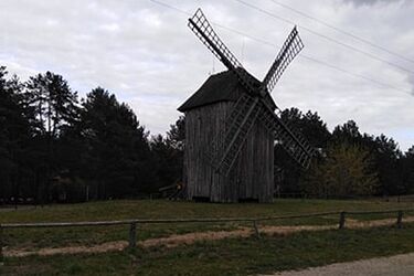 Ostatnia środa miesiąca pod znakiem chmur