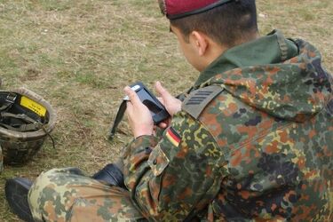 Oszustwo na "niemieckiego żołnierza". Kobieta przelała tysiące