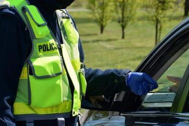 Policja sprawdza osoby na kwarantannie. 3 osoby jej nie przestrzegały