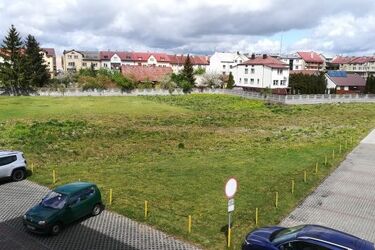 To jedyna szkoła w mieście, która nie ma boiska. Już tak nie będzie