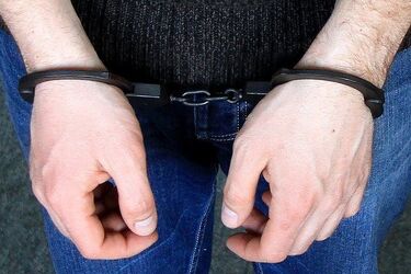 Chciał włamać się do bankomatu. Pokonały go zabezpieczenia maszyny