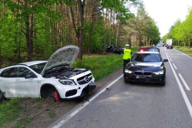Kierowca w szpitalu. Droga jest zablokowana 