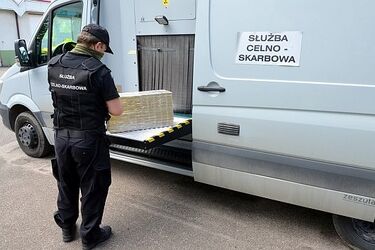 Przesyłki kurierskie z "niespodzianką". Czy tego spodziewał się odbiorca?