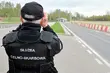 Schował je w schowku na palety