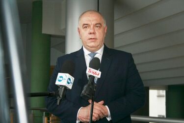 Jacek Sasin w Białymstoku: Ochrona firm i miejsc pracy nawet kosztem deficytu