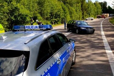 Wypadek z udziałem 3 osobówek. 7 osób trafiło do szpitala