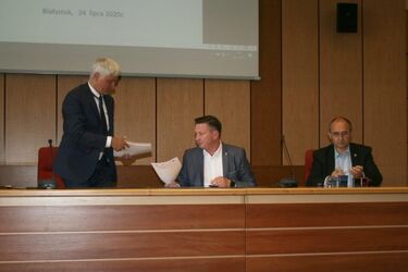 Pieniądze dostaną dzieci z rodzin zastępczych i domów pomocy społecznej