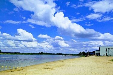 Można już się kąpać na Dojlidach. Warto korzystać z bezpłatnych toalet