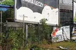 Zerwany billboard przy ul. Sienkiewicza. Mieszkańcy przeciwni kontrowersyjnej akcji?