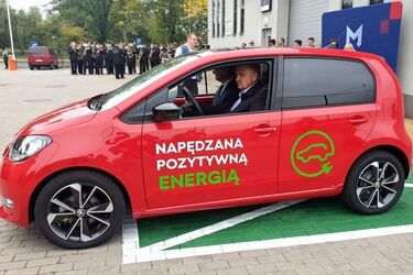 "Mechaniak" zakupił samochód elektryczny. Stacja ładowania będzie dostępna dla wszystkich