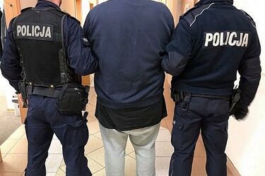 Uderzył lokatora głową w nos, powodując złamanie kości. O co poszło?