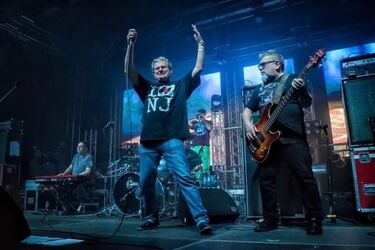 Kult w filmie. Niepublikowane materiały z życia zespołu [WIDEO]