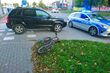 Wypadek z udziałem osobówki i rowerzysty. Kierowca jednośladu trafił do szpitala