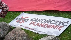 Ulicami Białegostoku przeszedł marsz tzw. antycovidowców [ZDJĘCIA]